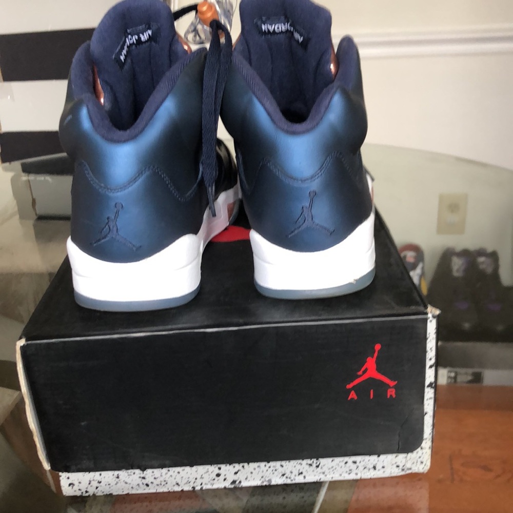 Air Jordan - Picture 3 of 5